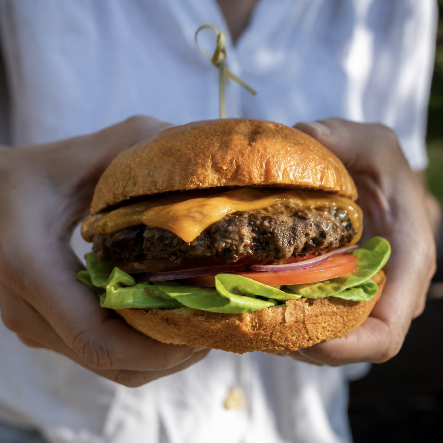 Juicy hamburger, weiderund, de lekkerste regeneratieve burger van nederland